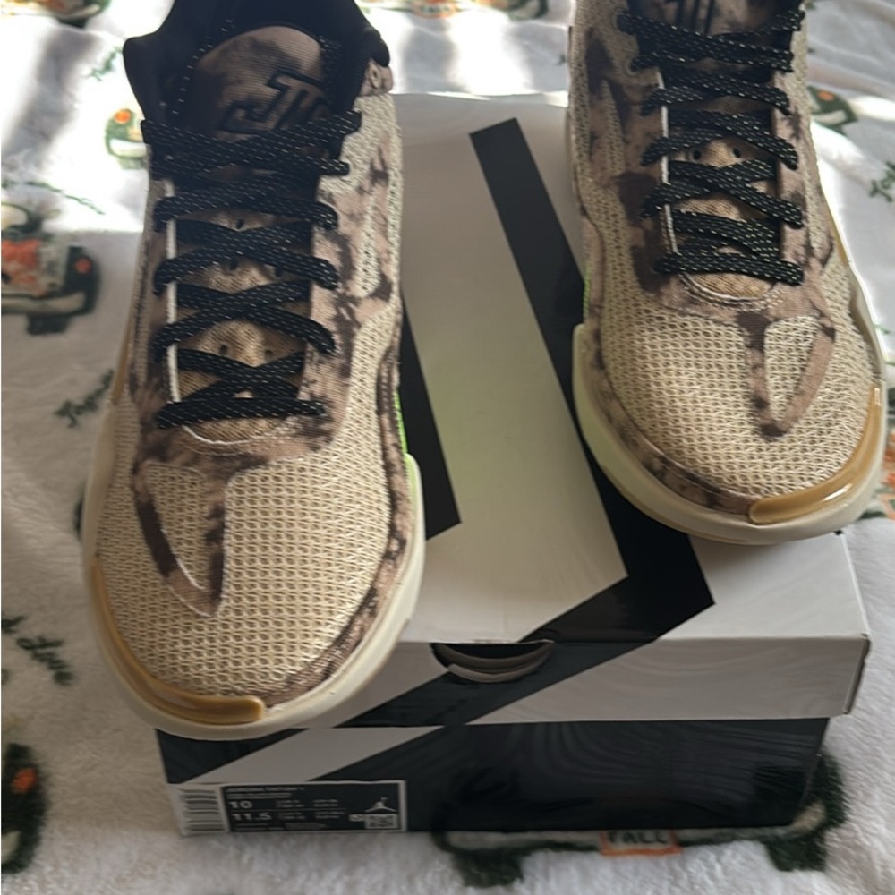 Brand new in the box Jordan Tatum 1 desert tie - dye size 10, 10.5, 11, 11,5
